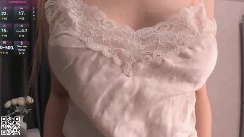Snapshot of large_ocean chatting on February 18, 5:11 pm Rose online show from February 18, 5:11 pm