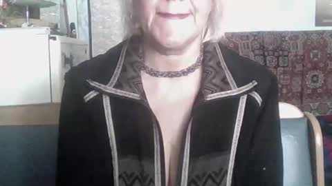 larisaq4ugo24 online show from February 28, 10:14 am