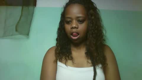 Snapshot of larissa645771 chatting on October 2, 9:25 am larissa645771 online show from October 2, 9:25 am