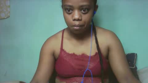 Snapshot of larissa645771 chatting on September 29, 9:14 am larissa645771 online show from September 29, 9:14 am