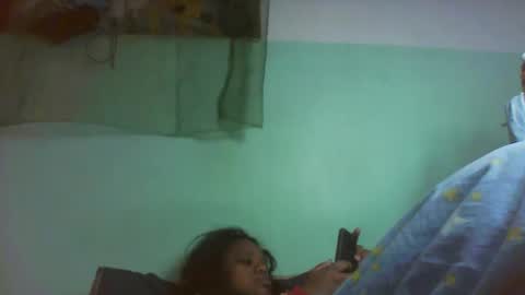 Snapshot of larissa645771 chatting on October 6, 1:06 pm larissa645771 online show from October 6, 1:06 pm