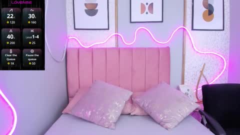 Valentina online show from December 17, 3:11 am