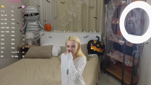 Emilia for my friends Amy online show from November 4, 1:10 am