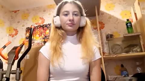 Snapshot of laticiacalicutt chatting on October 9, 4:44 pm Amelia online show from October 9, 4:44 pm