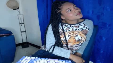 Snapshot of latin_rihanna_j chatting on January 21, 12:36 am karen online show from January 21, 12:36 am
