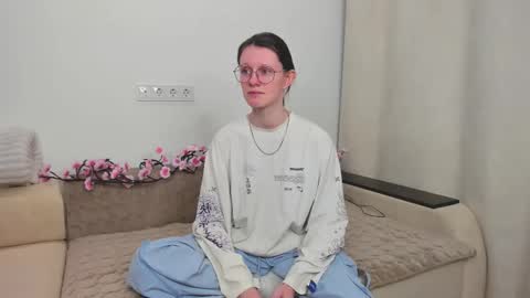 latoriacosner online show from December 22, 12:30 pm