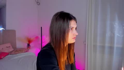 Snapshot of laura__leee chatting on March 8, 6:09 am Laura online show from March 8, 6:09 am