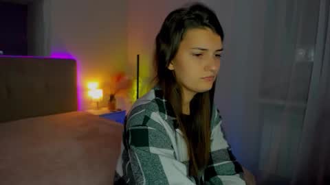 Snapshot of laura__leee chatting on September 26, 6:55 am Laura online show from September 26, 6:55 am