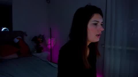Snapshot of laura__leee chatting on January 17, 6:15 am Laura online show from January 17, 6:15 am