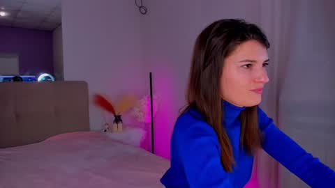 Snapshot of laura__leee chatting on January 22, 6:31 am Laura online show from January 22, 6:31 am