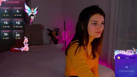 Snapshot of laura__leee chatting on December 28, 6:28 am Laura online show from December 28, 6:28 am
