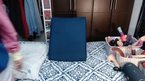 Snapshot of laura_anal_ chatting on September 30, 9:52 pm Wen online show from September 30, 9:52 pm