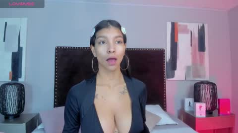 Laura online show from February 25, 1:10 pm