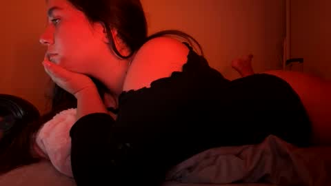 laura online show from February 2, 2:10 am