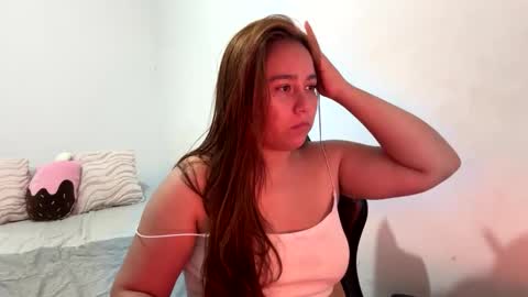 laura online show from April 19, 7:05 pm