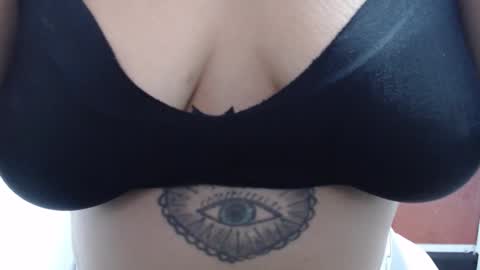  Laura  online show from December 22, 3:09 am