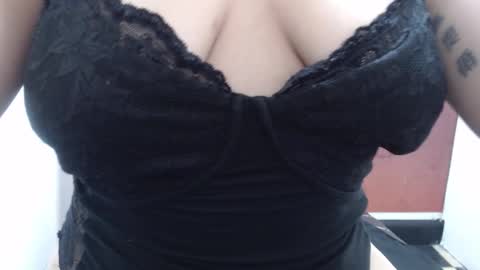  Laura  online show from January 31, 10:19 pm