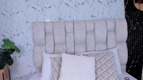 LauraIvy online show from November 25, 12:29 pm