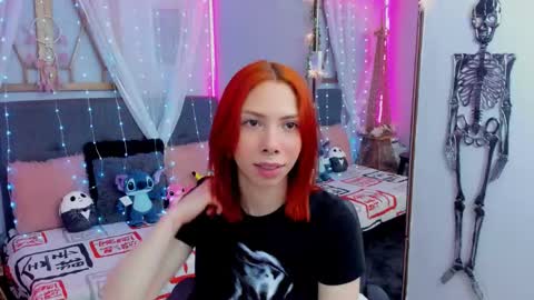 Snapshot of laura_olssen chatting on March 10, 12:38 pm Kate online show from March 10, 12:38 pm