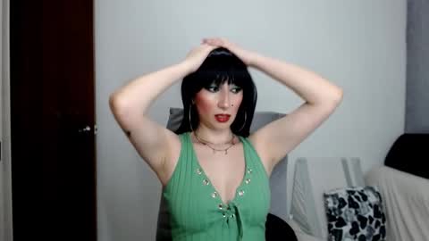 Laura online show from March 31, 12:10 am