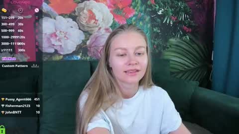 Laura online show from November 14, 1:33 pm