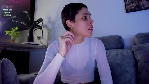 Laura Rose online show from March 10, 2:39 am