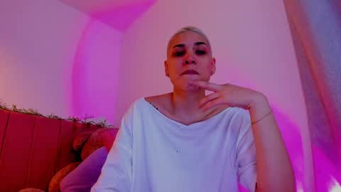 Laura Rose online show from April 20, 4:26 am