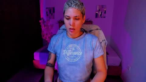 Laura Rose online show from October 10, 2:11 pm