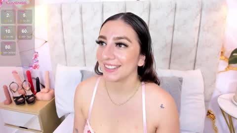 Laura Smith online show from February 7, 11:08 pm