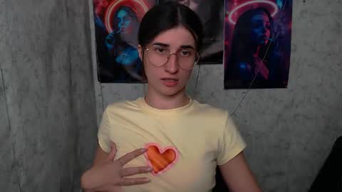 Laura online show from June 4, 11:58 am