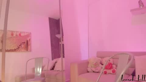 Snapshot of laurah_hill chatting on September 11, 1:55 pm Lau online show from September 11, 1:55 pm
