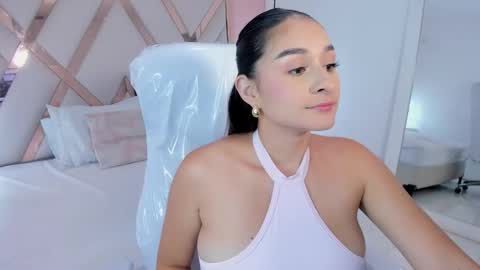 laura  online show from November 6, 2:56 pm