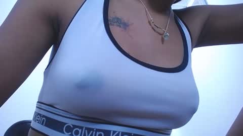 lauramossart online show from October 22, 7:57 am