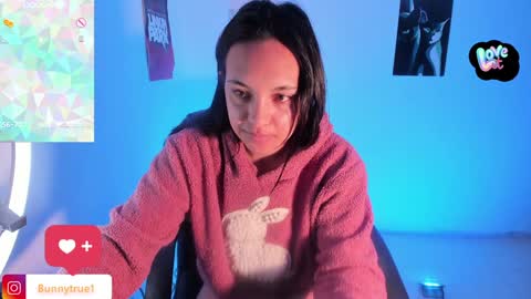 lauraohana online show from February 8, 8:42 am