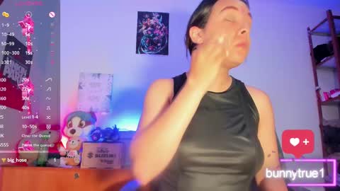 lauraohana online show from March 11, 8:30 am