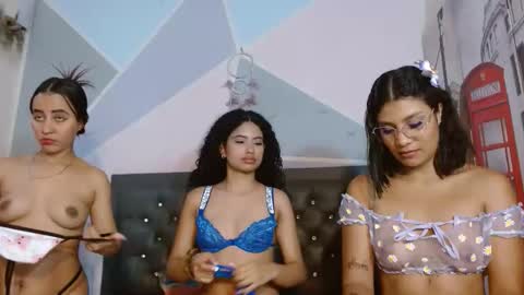 Sara online show from April 18, 1:57 pm