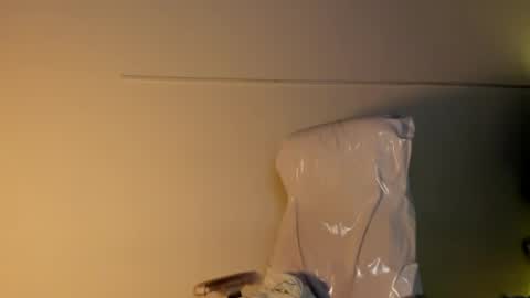 Lauren online show from April 6, 5:58 pm