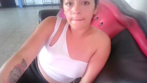 laurenhot94 online show from November 2, 8:56 pm