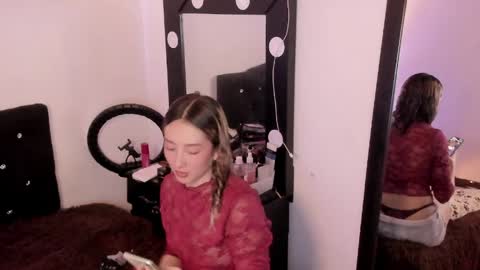 laurenn_111 online show from May 26, 1:05 am