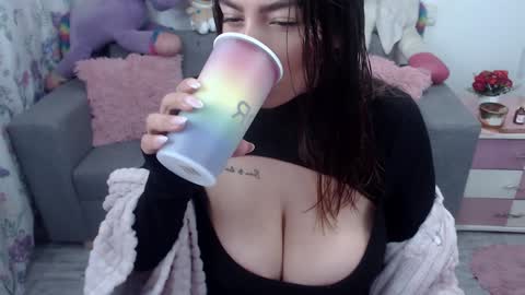 Snapshot of laurensweety_ chatting on January 13, 8:58 pm Laura online show from January 13, 8:58 pm