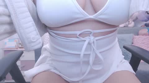 Snapshot of laurensweety_ chatting on December 21, 10:08 pm Laura online show from December 21, 10:08 pm