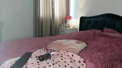 daniela angel     online show from September 16, 12:35 pm