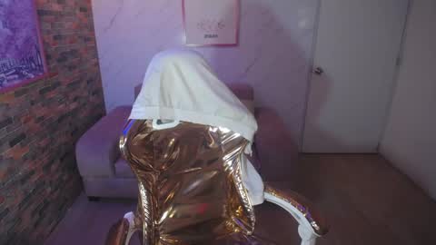 Snapshot of laurita_b chatting on September 8, 7:57 pm Laurita online show from September 8, 7:57 pm