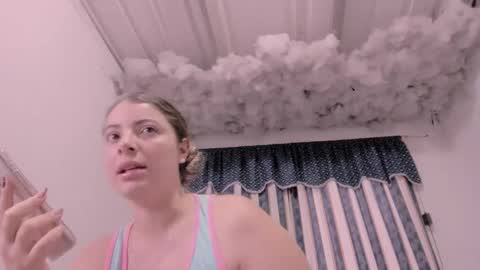 Lauu G online show from November 27, 10:51 am