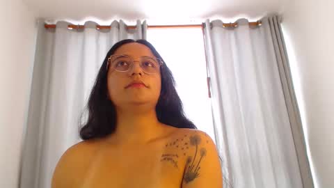 Laura online show from February 22, 6:42 pm