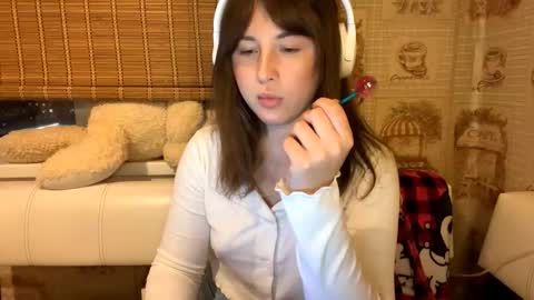 Emily online show from December 4, 3:35 pm