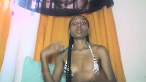 layannek online show from November 11, 7:04 am