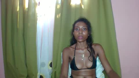 layannek online show from March 28, 8:36 am