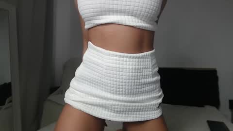 Layla online show from May 10, 10:17 am