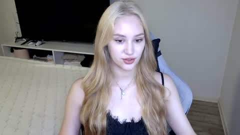 LaylaPretty001 online show from July 21, 4:13 am
